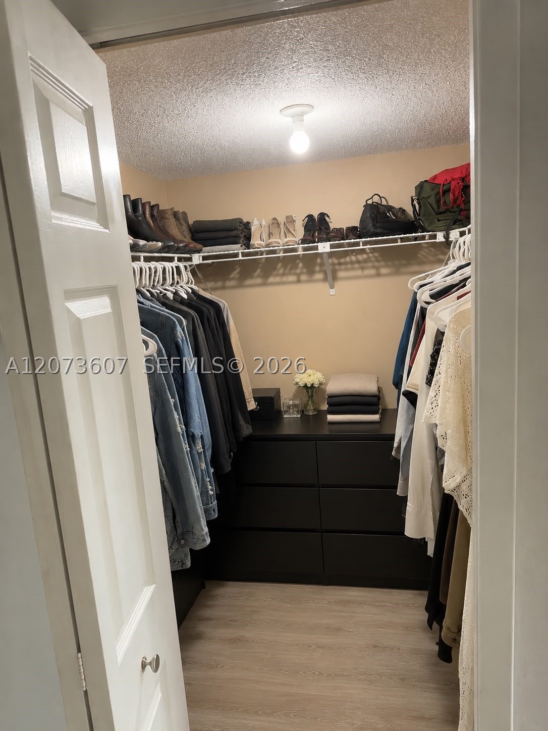 240 Lakeview Dr #109, Weston FL 33326