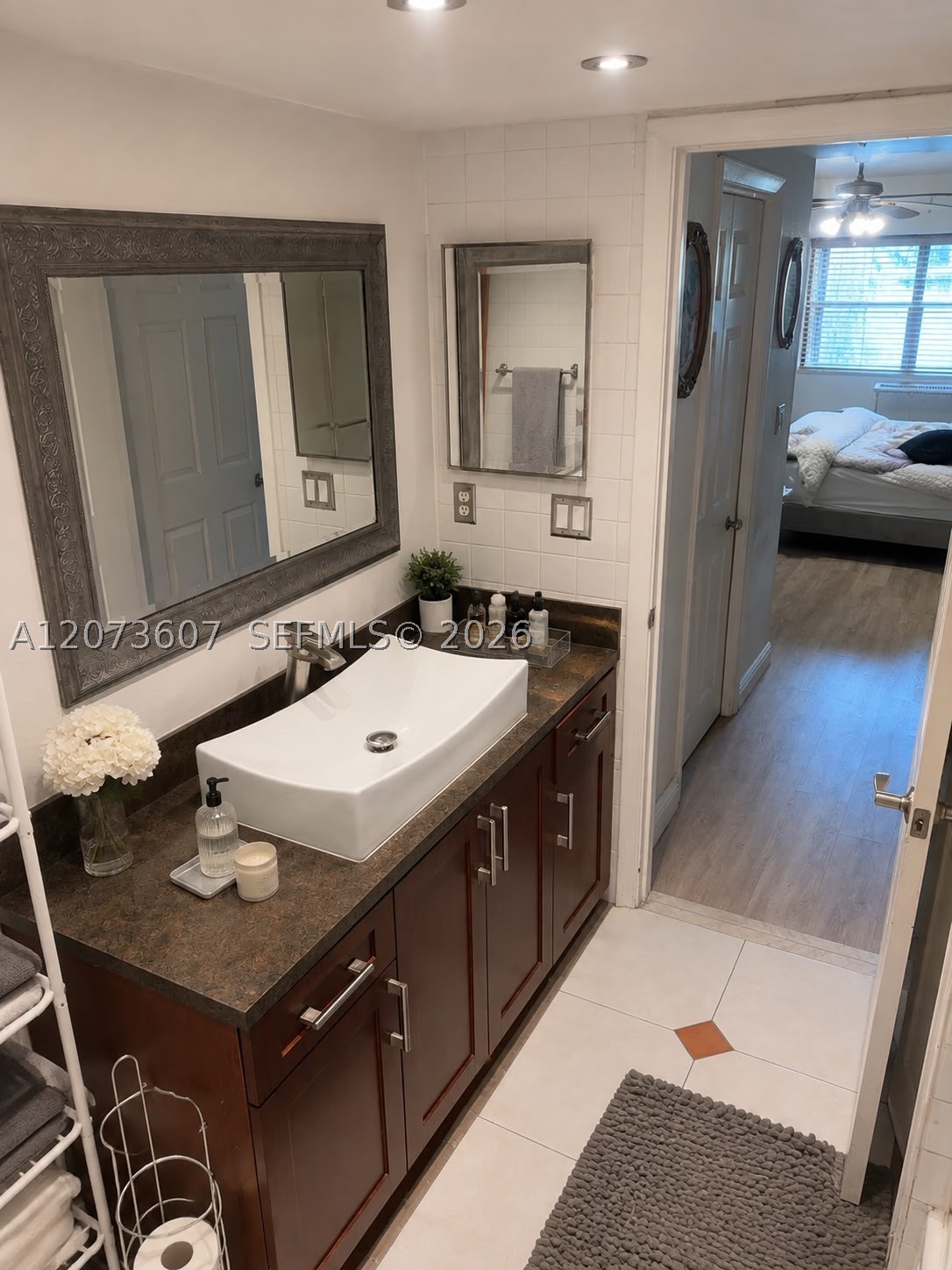 240 Lakeview Dr #109, Weston FL 33326