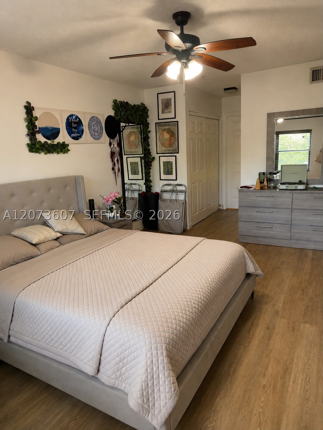 240 Lakeview Dr #109, Weston FL 33326
