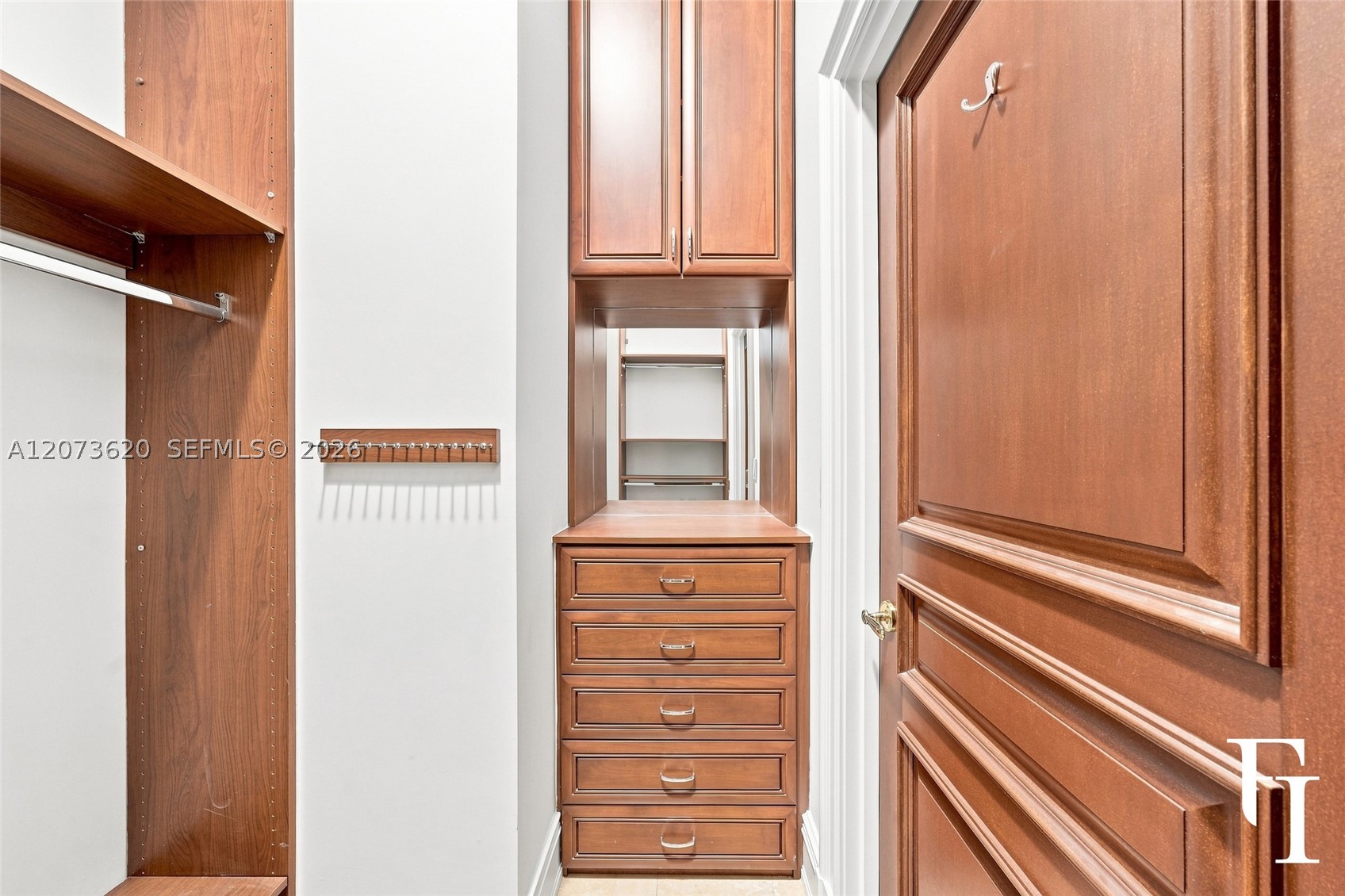 60 Edgewater Dr #East, Coral Gables FL 33133