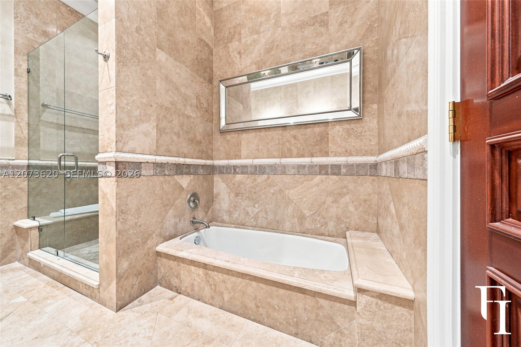 60 Edgewater Dr #East, Coral Gables FL 33133