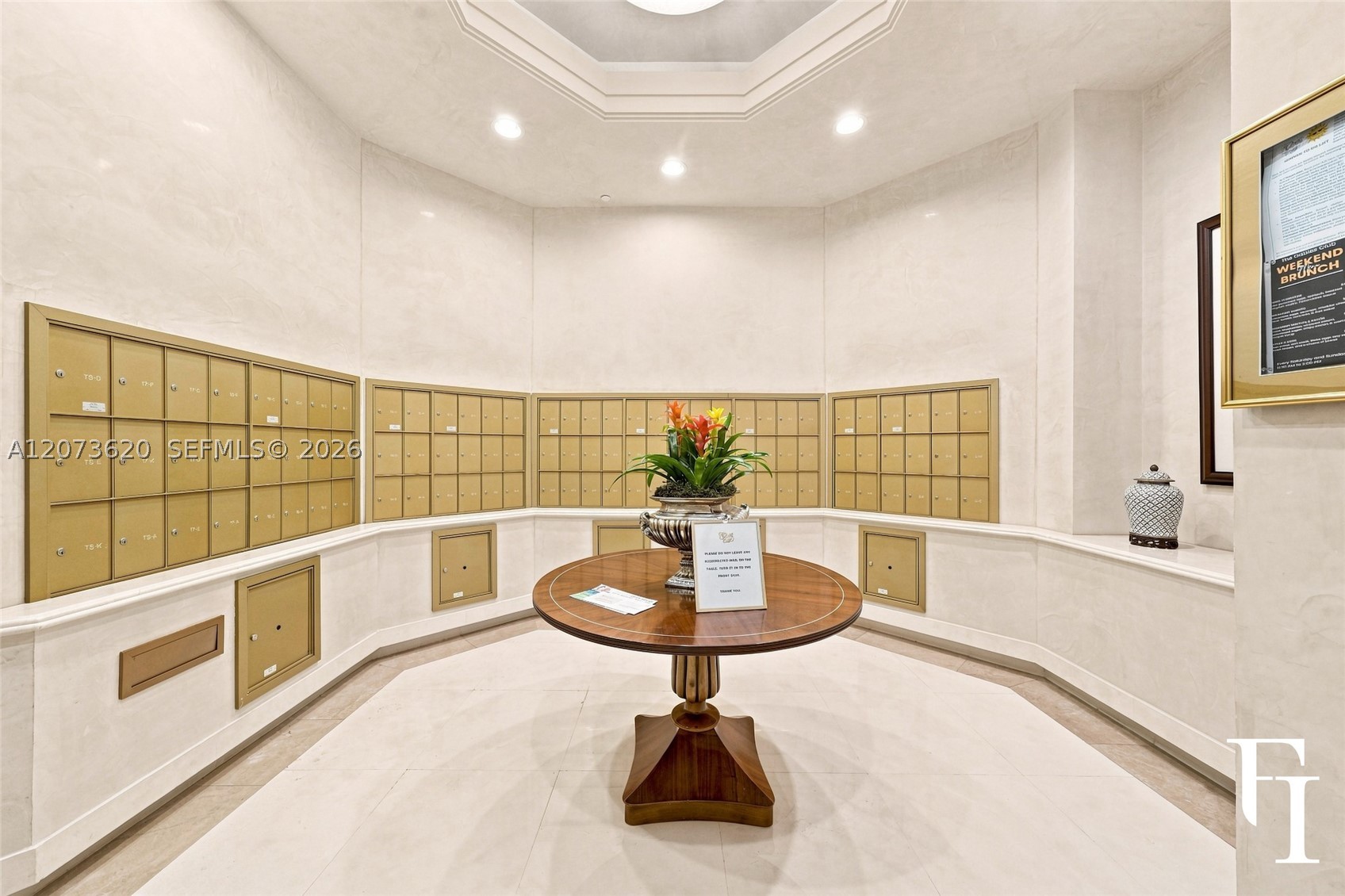 60 Edgewater Dr #East, Coral Gables FL 33133