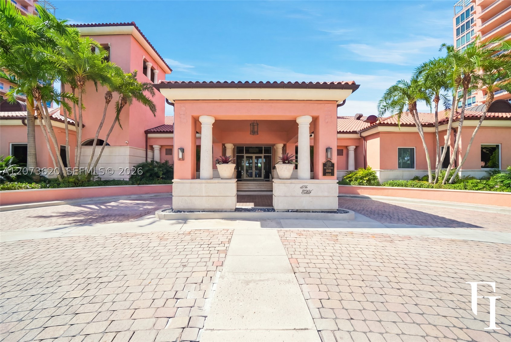60 Edgewater Dr #East, Coral Gables FL 33133