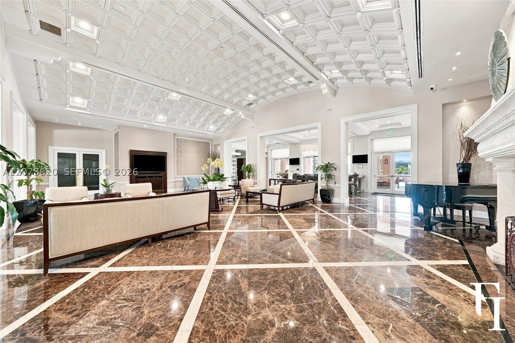 60 Edgewater Dr #East, Coral Gables FL 33133