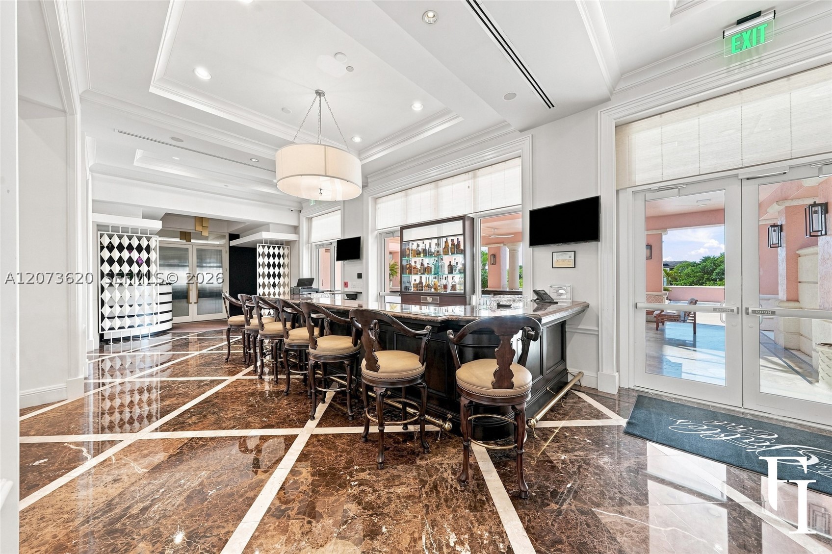60 Edgewater Dr #East, Coral Gables FL 33133