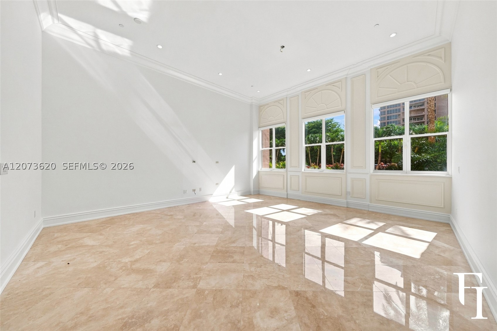 60 Edgewater Dr #East, Coral Gables FL 33133