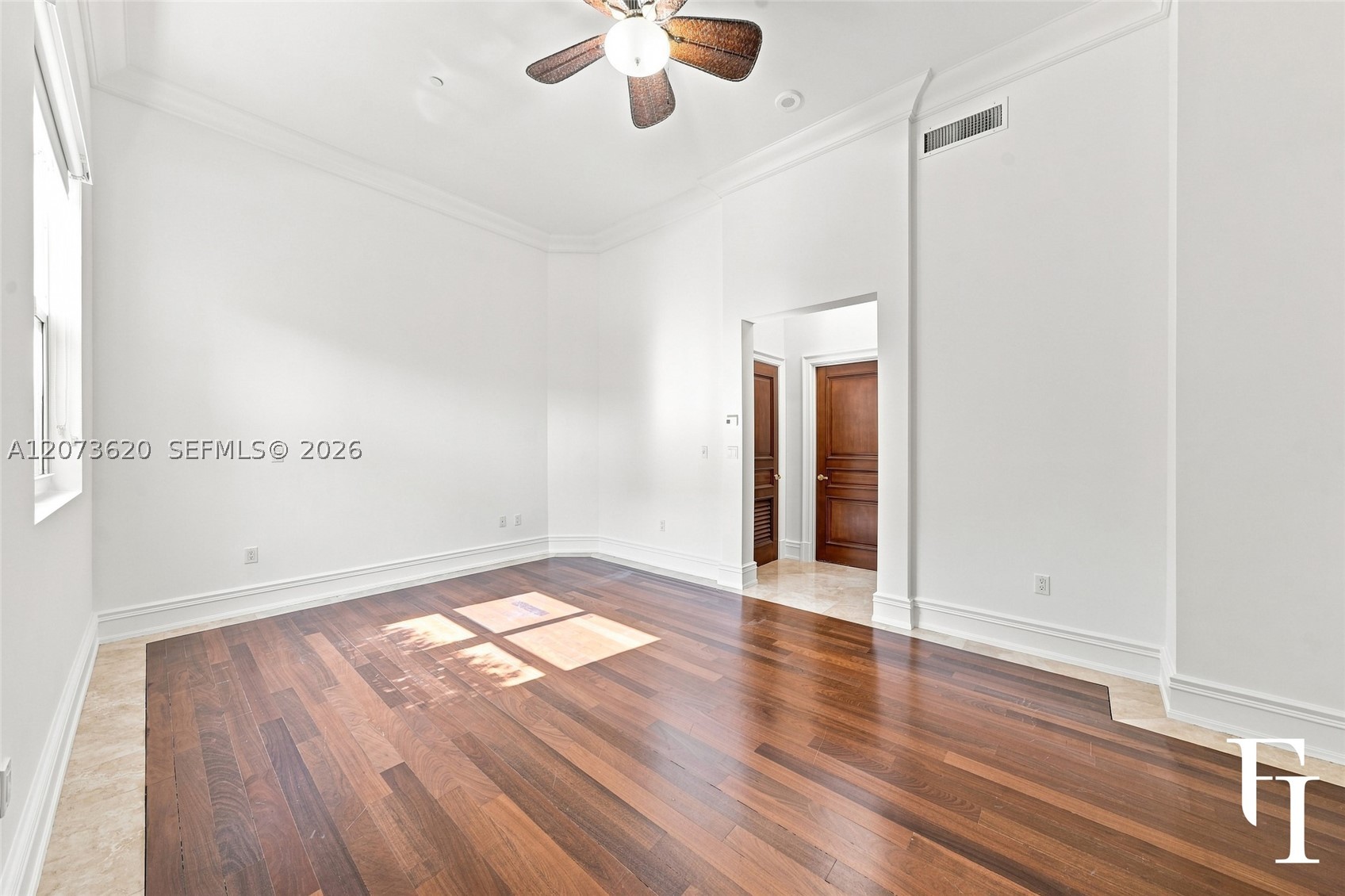 60 Edgewater Dr #East, Coral Gables FL 33133
