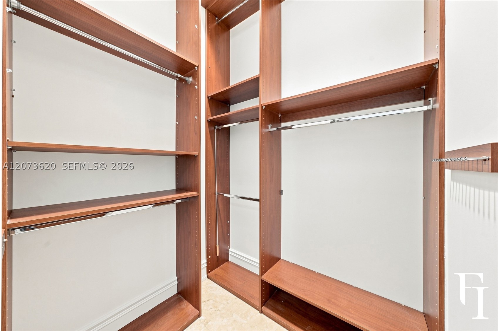60 Edgewater Dr #East, Coral Gables FL 33133