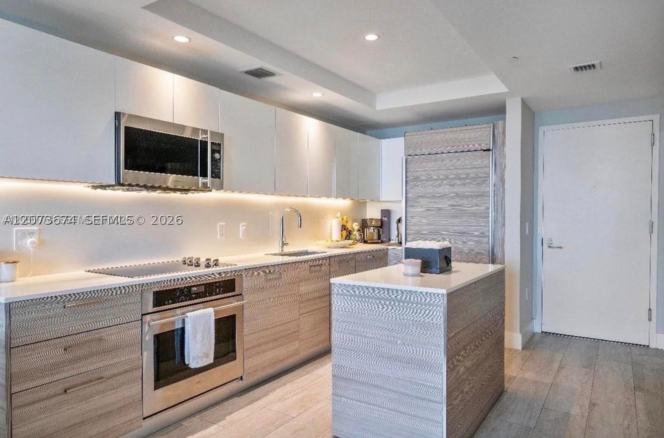 121 NE 34th St #2506A, Miami FL 33137
