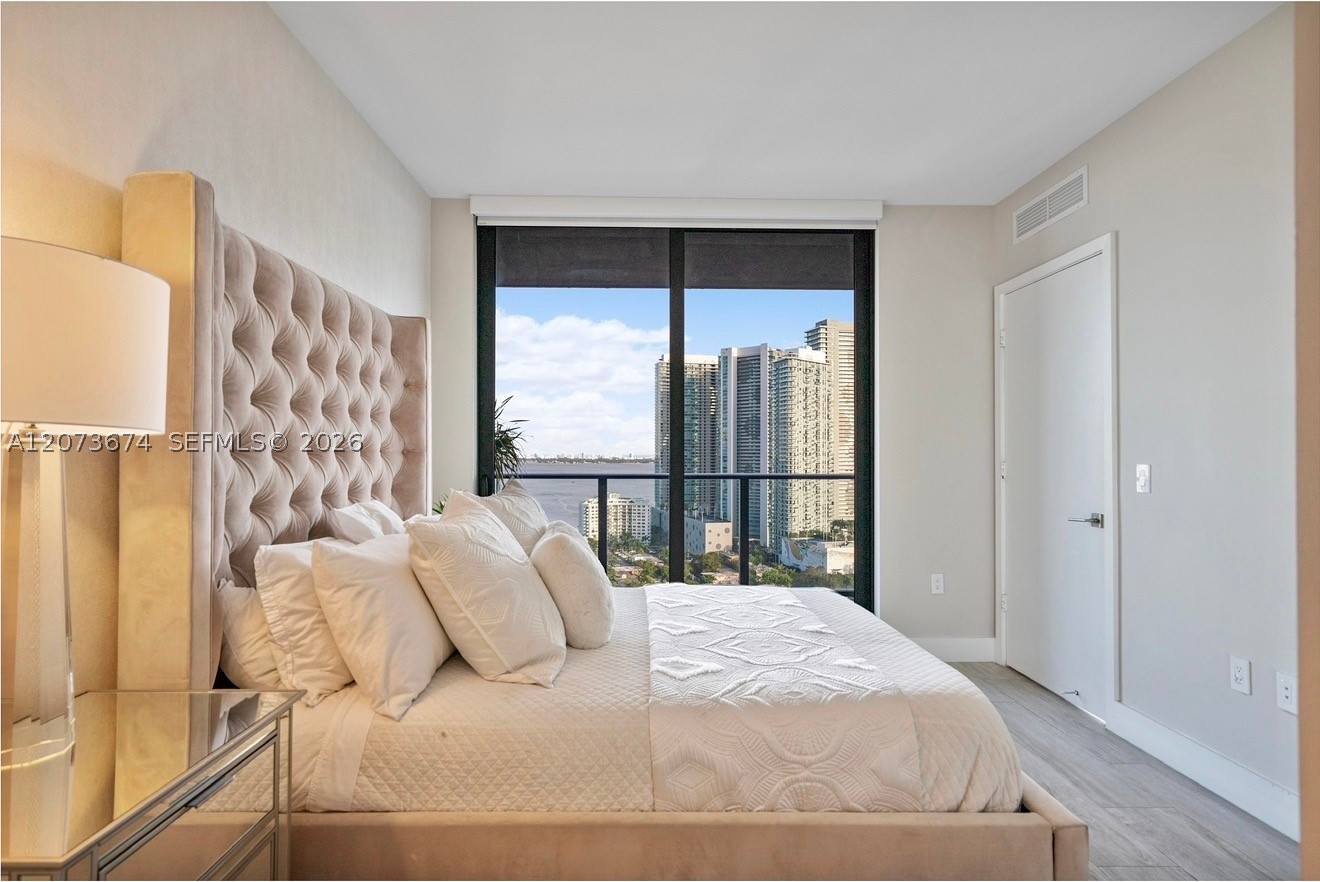 121 NE 34th St #2506A, Miami FL 33137