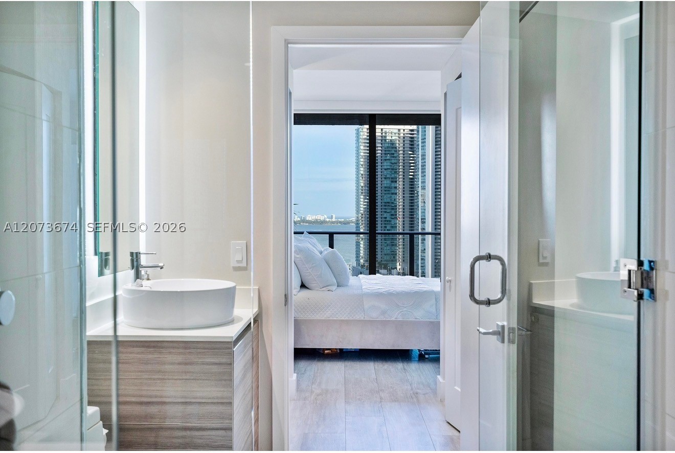 121 NE 34th St #2506A, Miami FL 33137