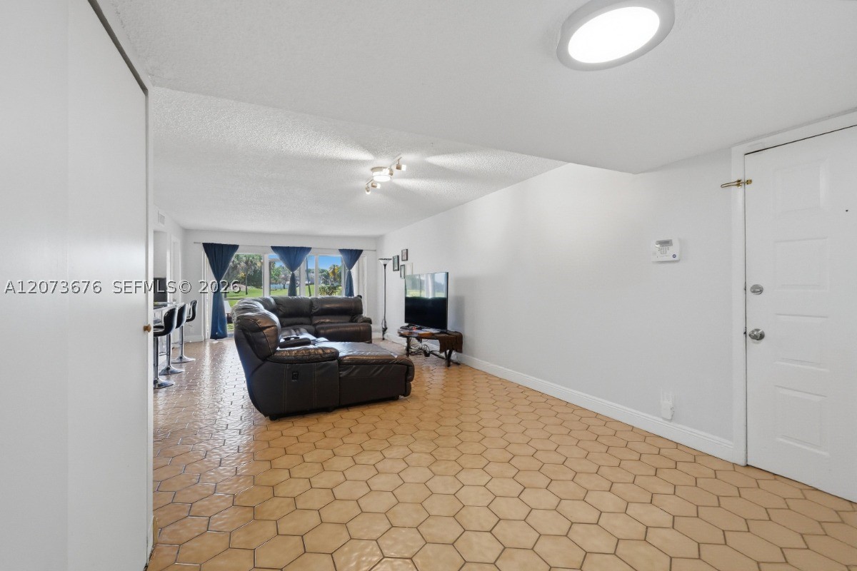 7460 Woodmont Ter #101, Tamarac FL 33321