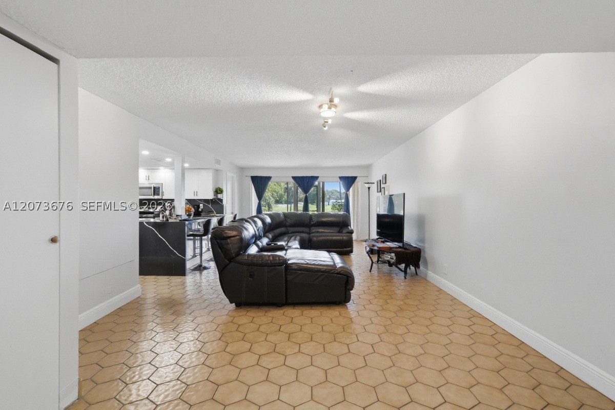 7460 Woodmont Ter #101, Tamarac FL 33321
