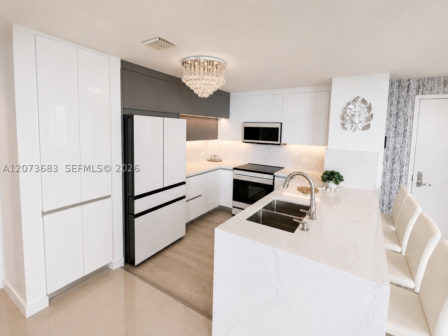 300 S Biscayne Blvd #T-2910, Miami FL 33131