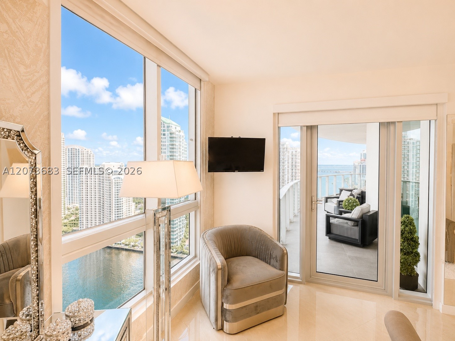 300 S Biscayne Blvd #T-2910, Miami FL 33131