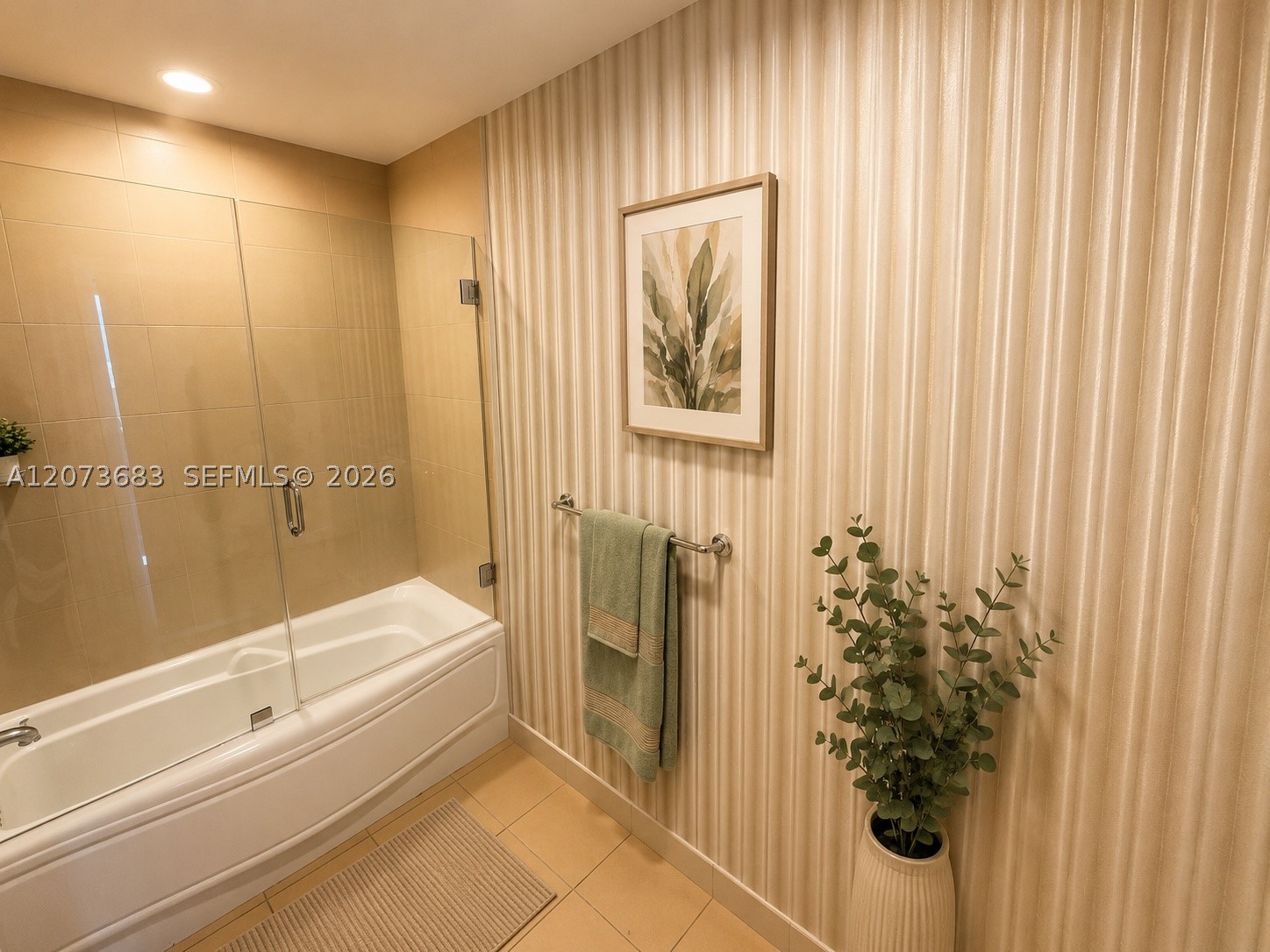 300 S Biscayne Blvd #T-2910, Miami FL 33131