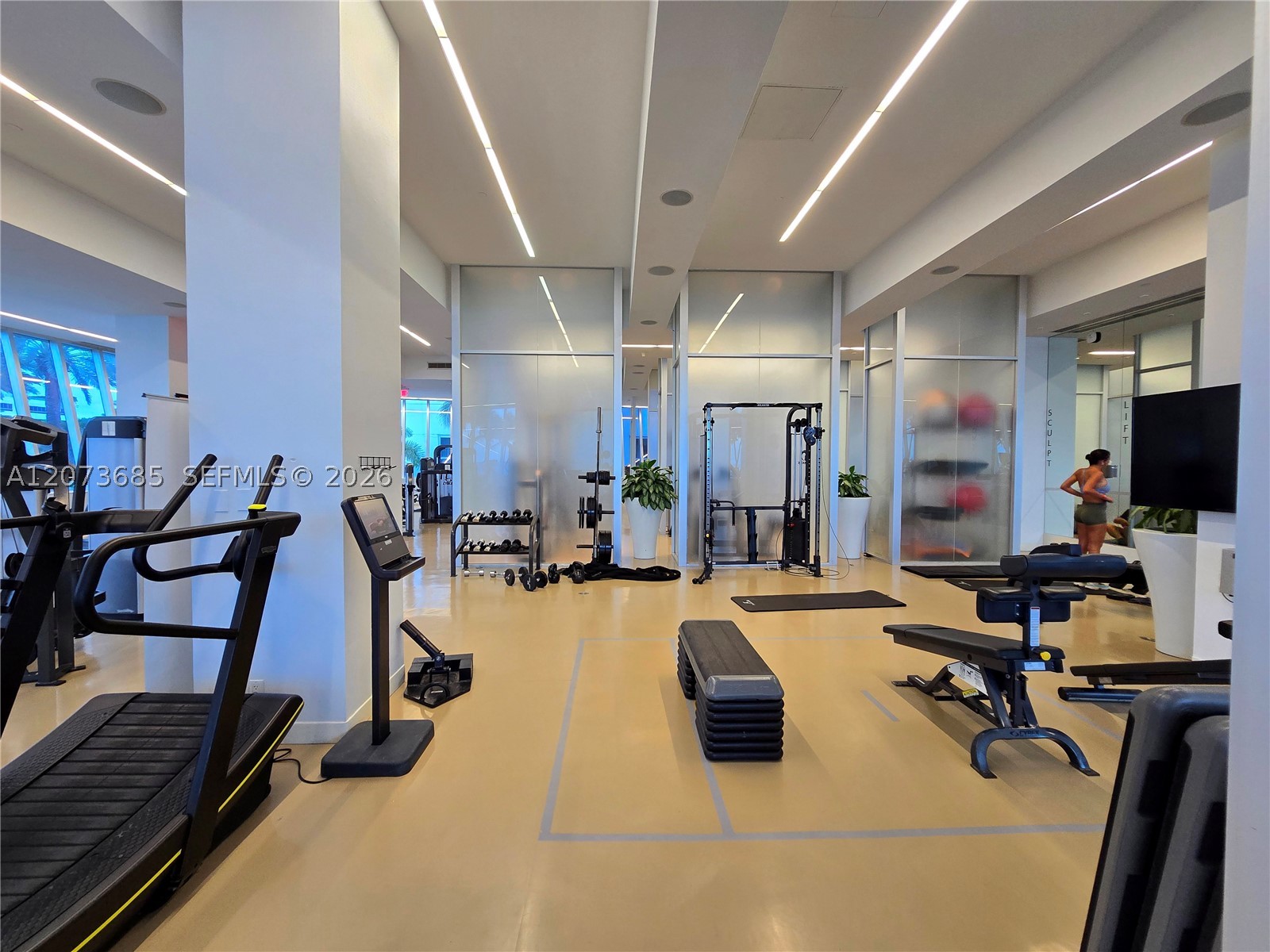 4401 Collins Ave #1401, Miami Beach FL 33140