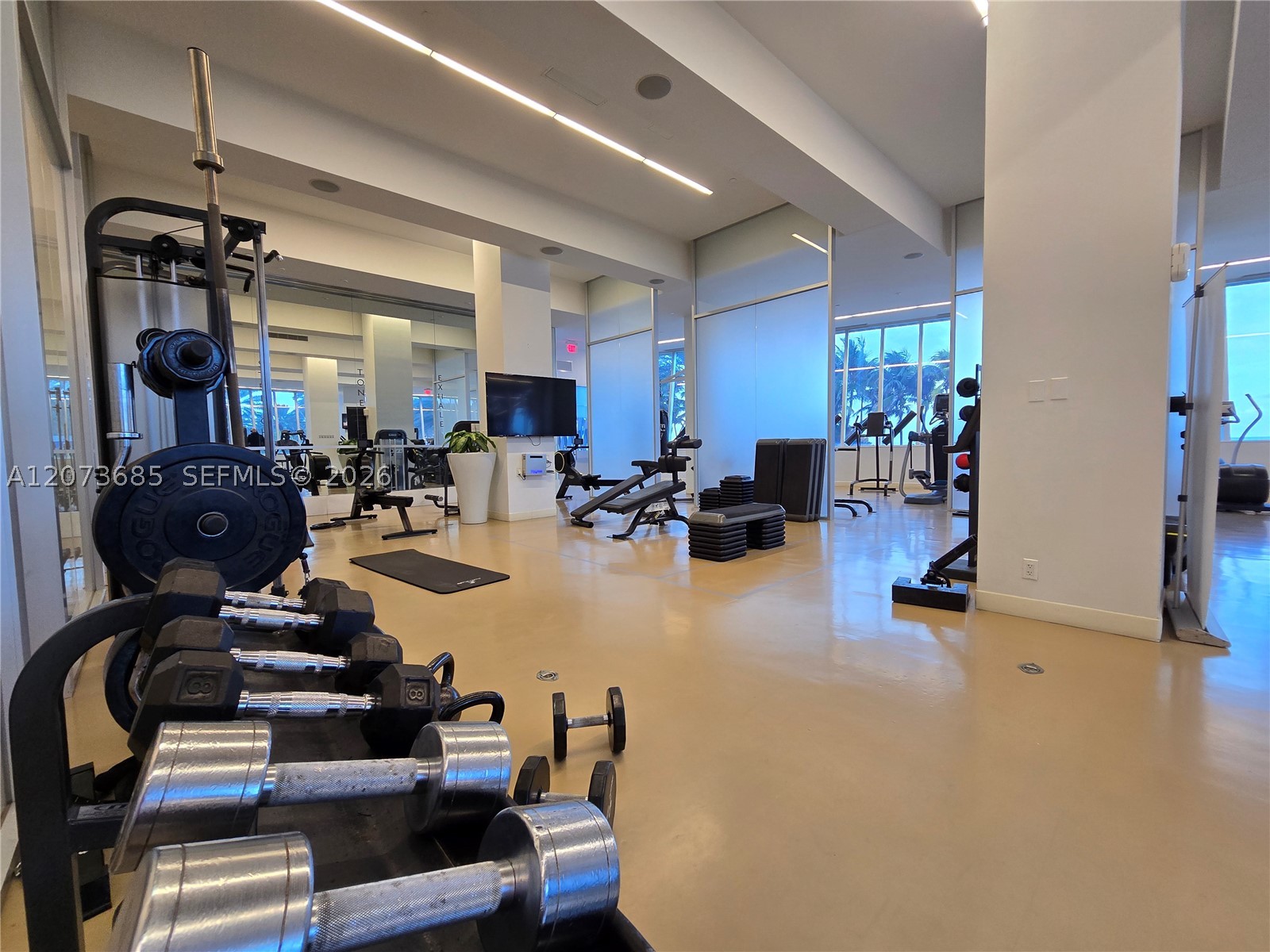 4401 Collins Ave #1401, Miami Beach FL 33140