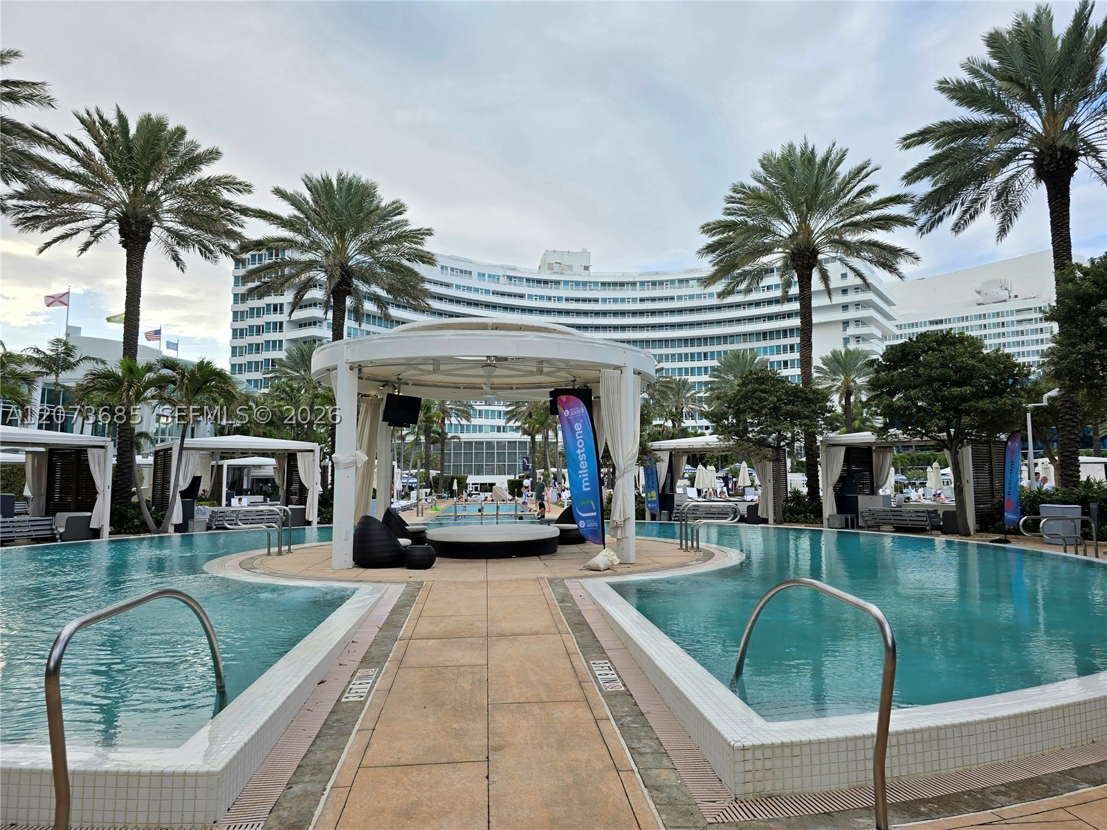 4401 Collins Ave #1401, Miami Beach FL 33140