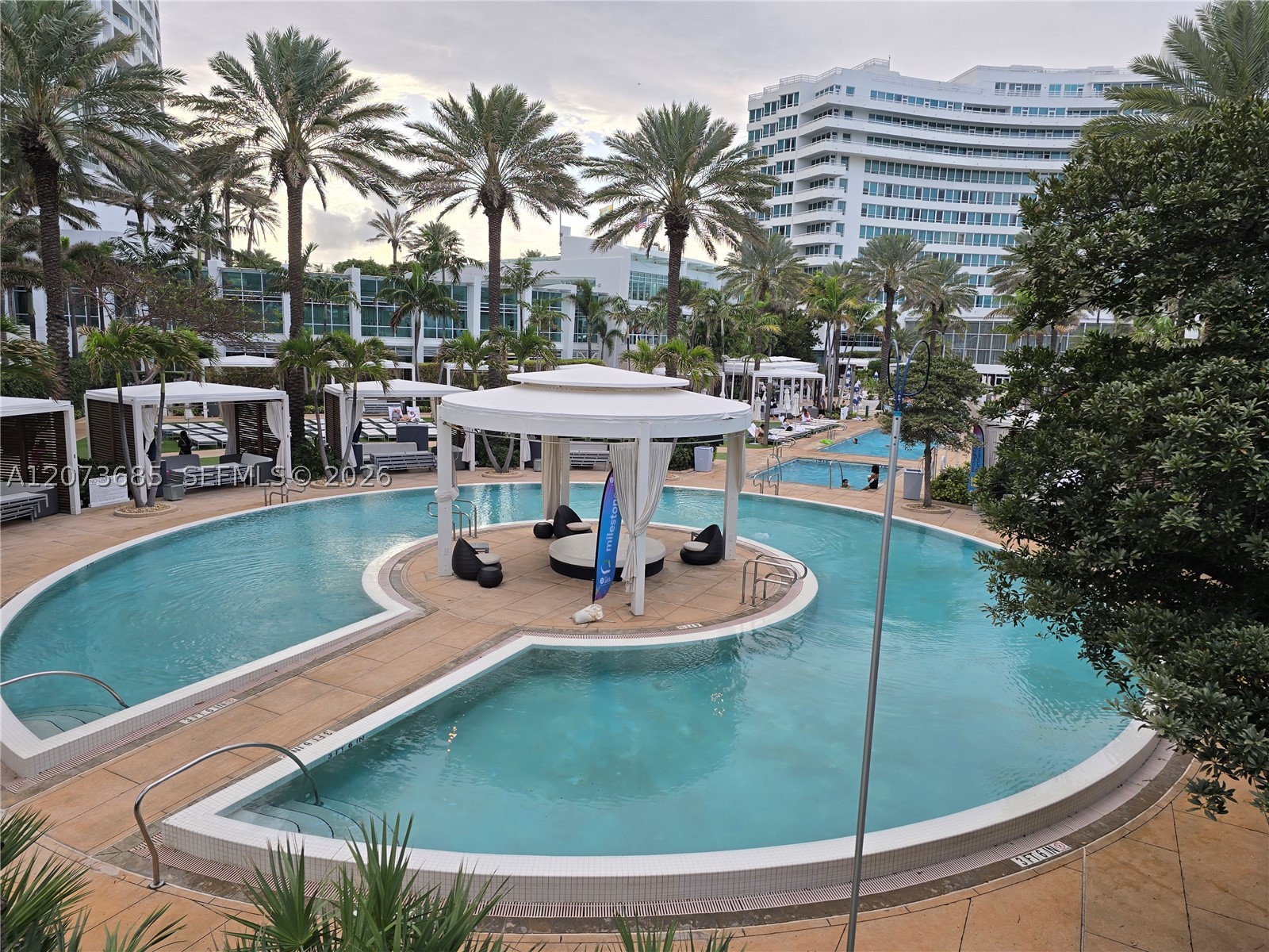 4401 Collins Ave #1401, Miami Beach FL 33140