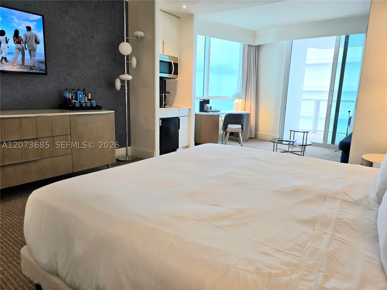 4401 Collins Ave #1401, Miami Beach FL 33140
