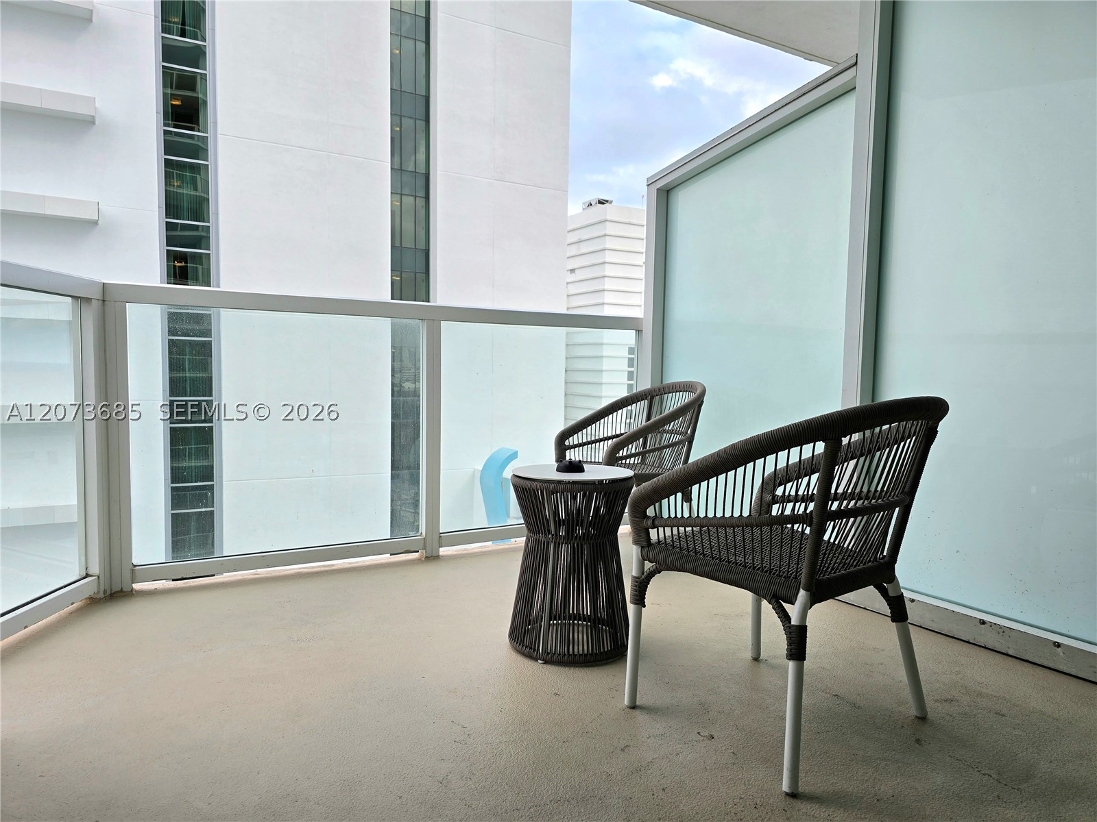 4401 Collins Ave #1401, Miami Beach FL 33140