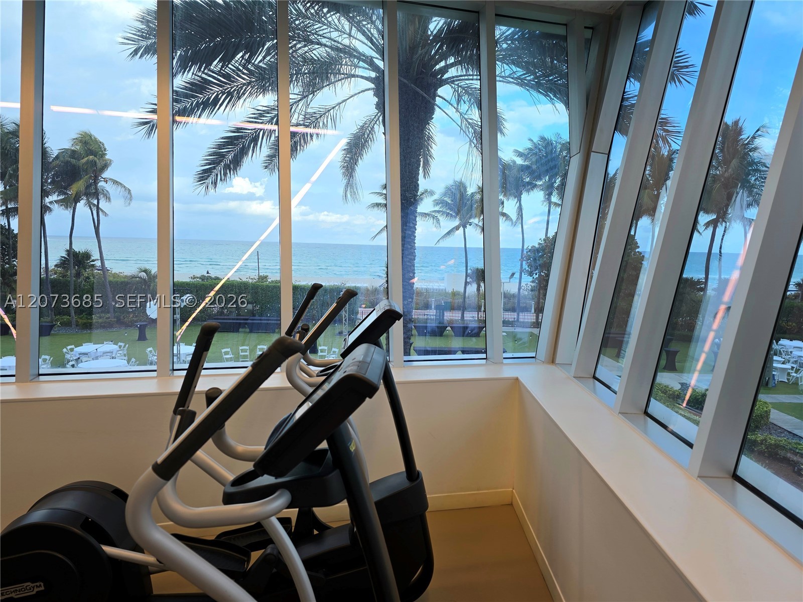 4401 Collins Ave #1401, Miami Beach FL 33140