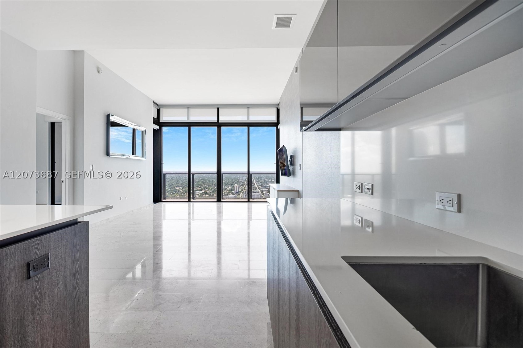 88 SW 7th St #4004, Miami FL 33130