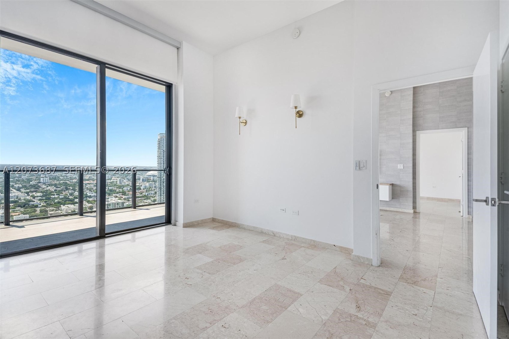 88 SW 7th St #4004, Miami FL 33130