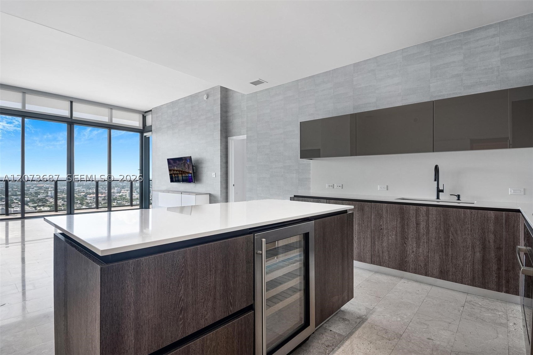 88 SW 7th St #4004, Miami FL 33130