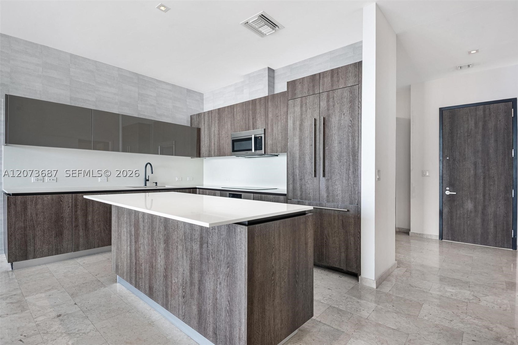 88 SW 7th St #4004, Miami FL 33130