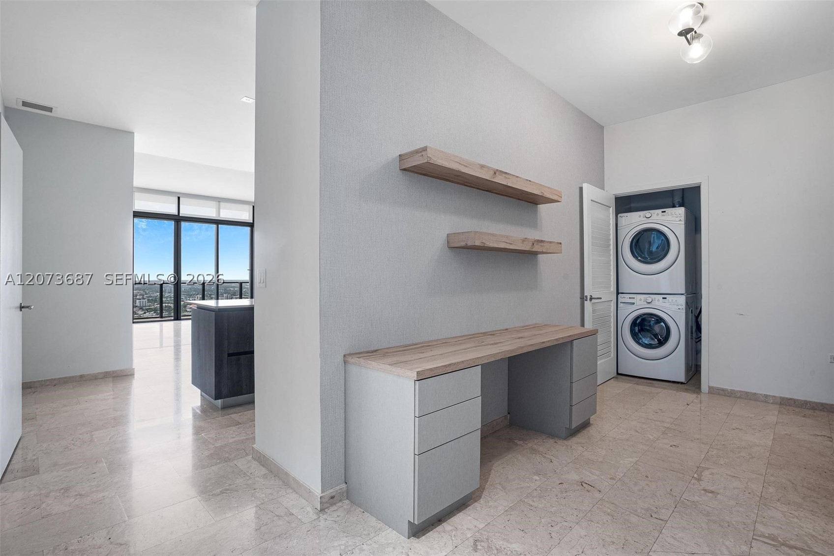 88 SW 7th St #4004, Miami FL 33130