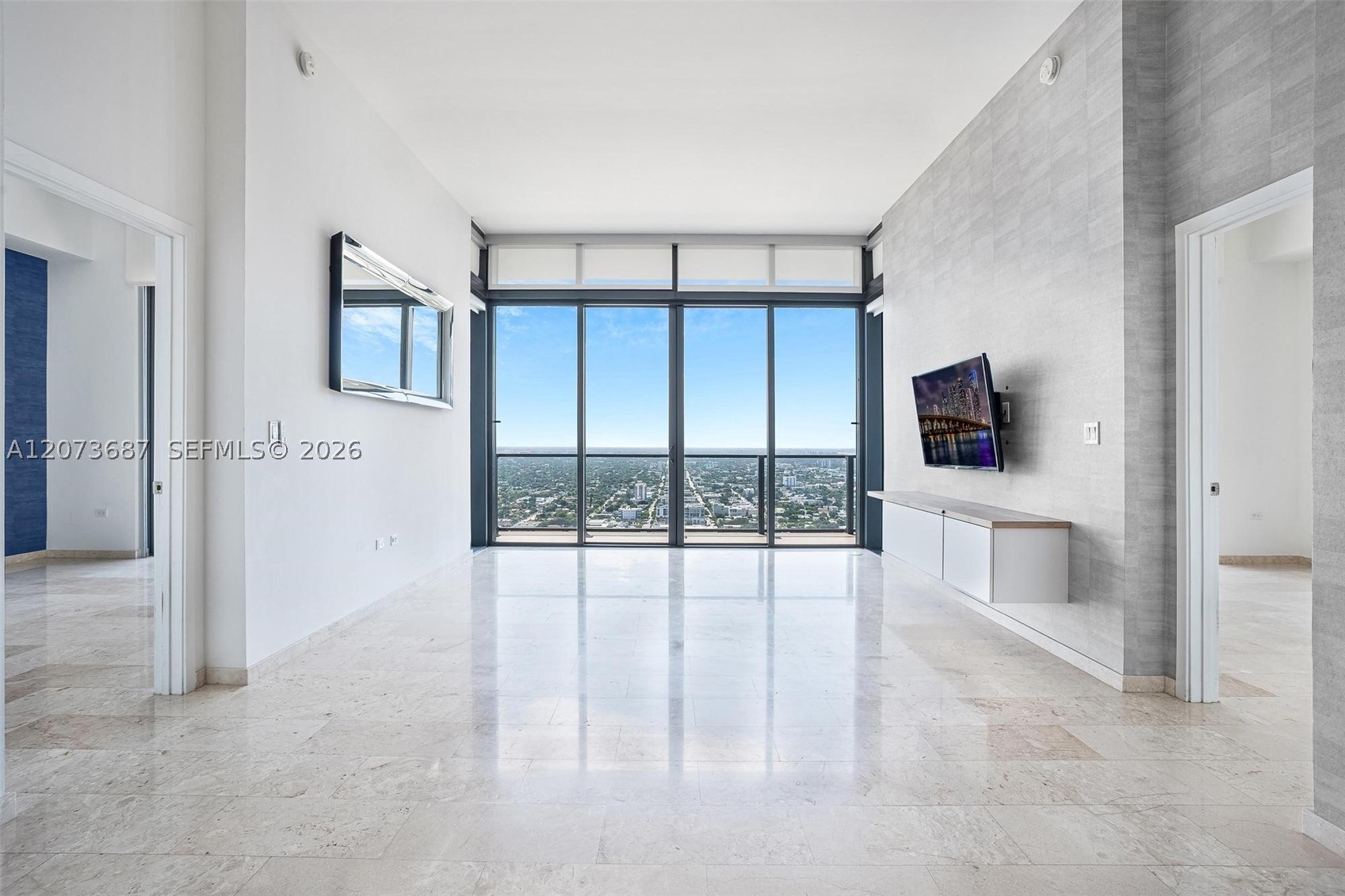 88 SW 7th St #4004, Miami FL 33130