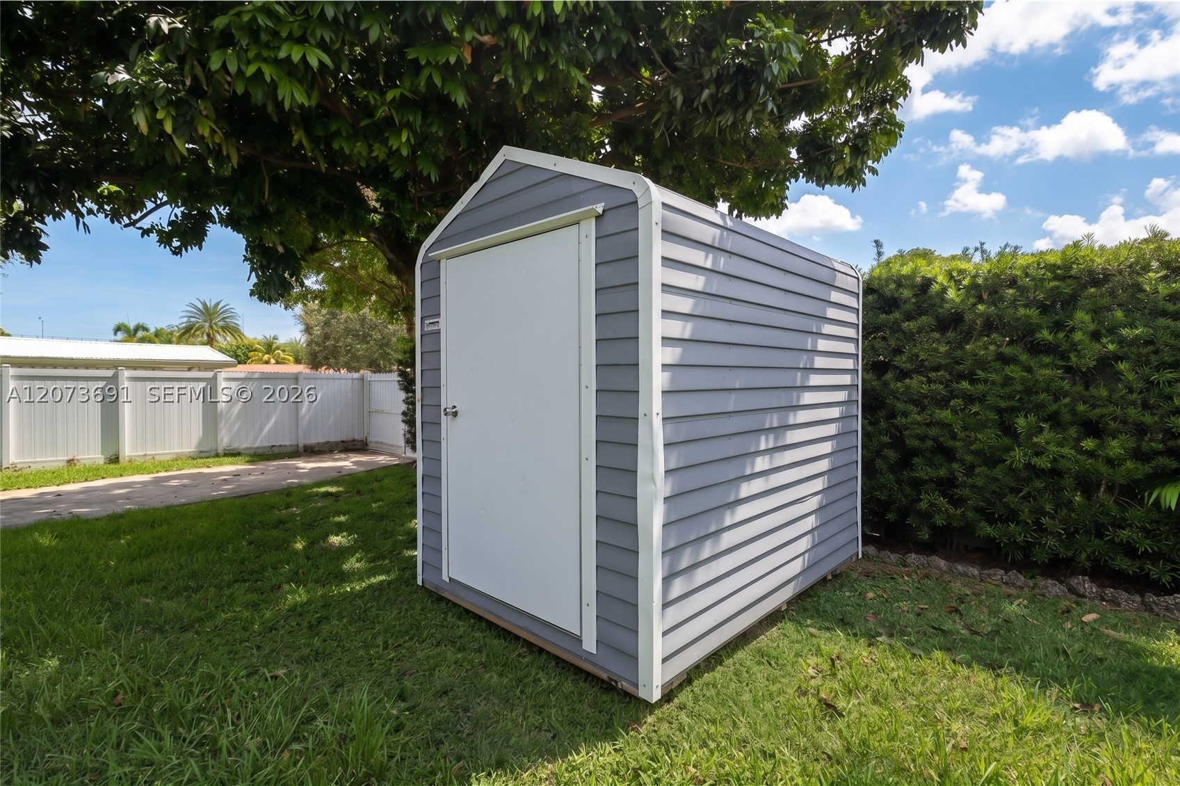 8123 SW 95th Ct, Miami FL 33173