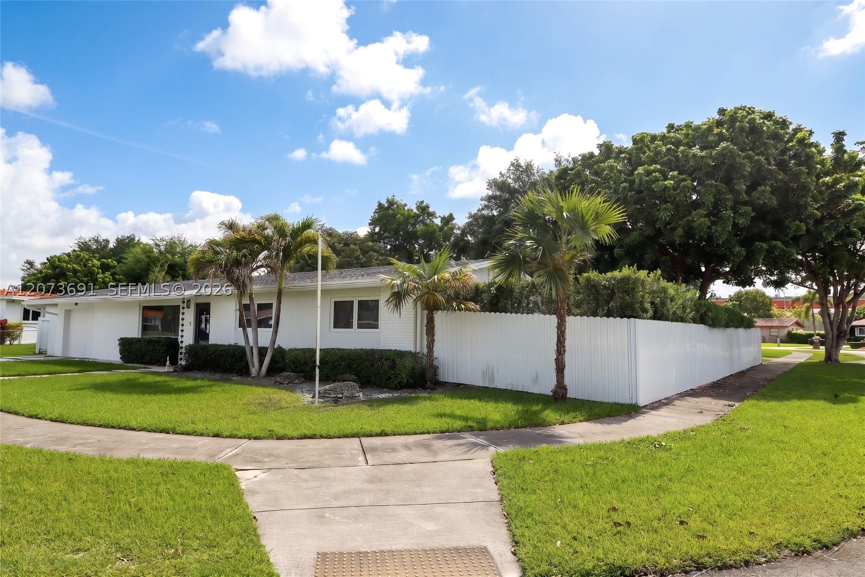 8123 SW 95th Ct, Miami FL 33173