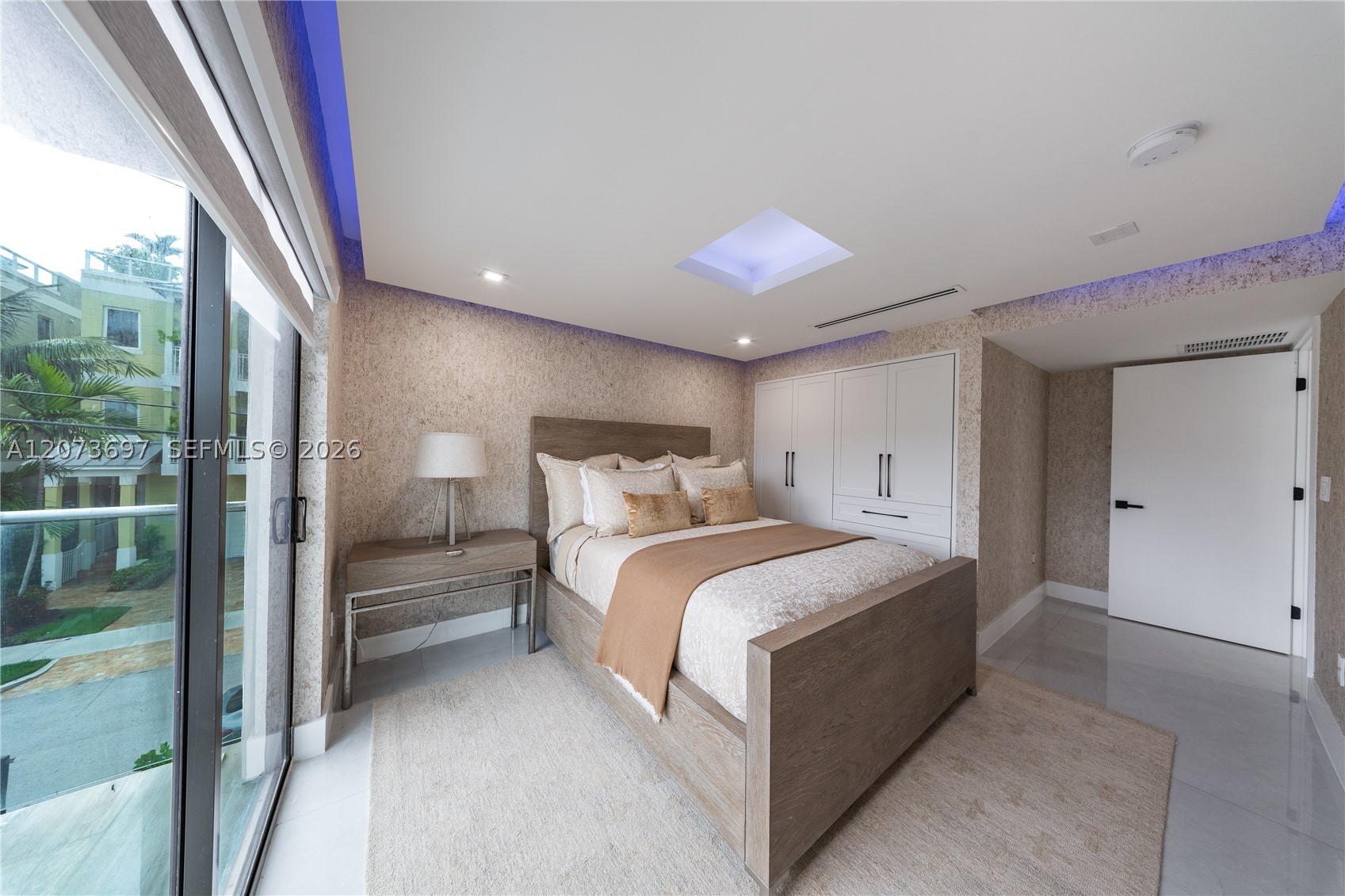 5601 N Ocean Dr, Hollywood FL 33019