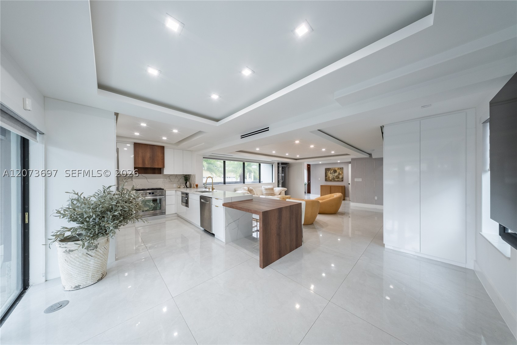 5601 N Ocean Dr, Hollywood FL 33019