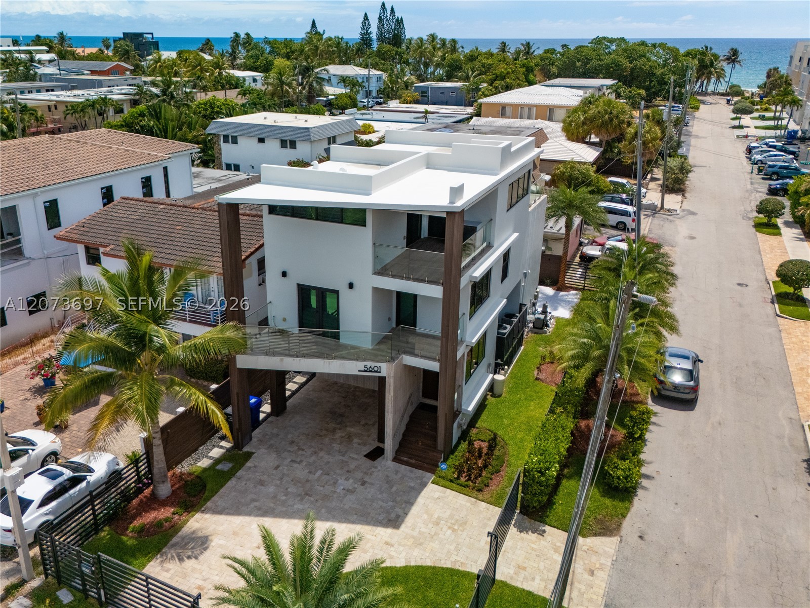 5601 N Ocean Dr, Hollywood FL 33019