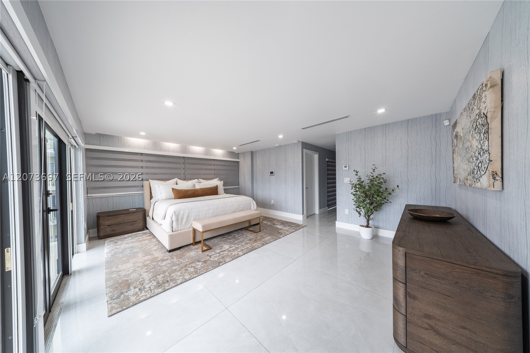 5601 N Ocean Dr, Hollywood FL 33019