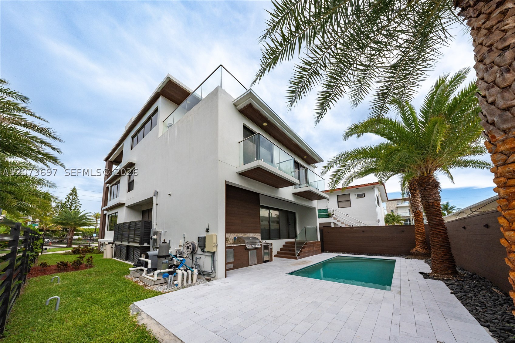 5601 N Ocean Dr, Hollywood FL 33019