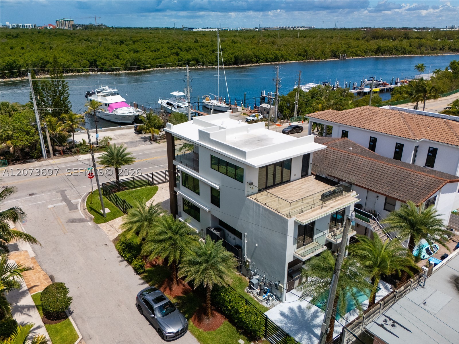 5601 N Ocean Dr, Hollywood FL 33019