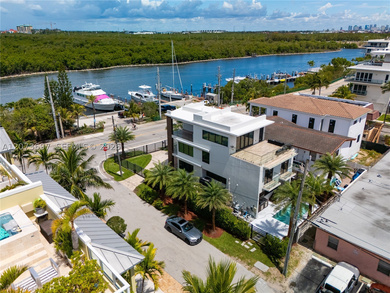 5601 N Ocean Dr, Hollywood FL 33019