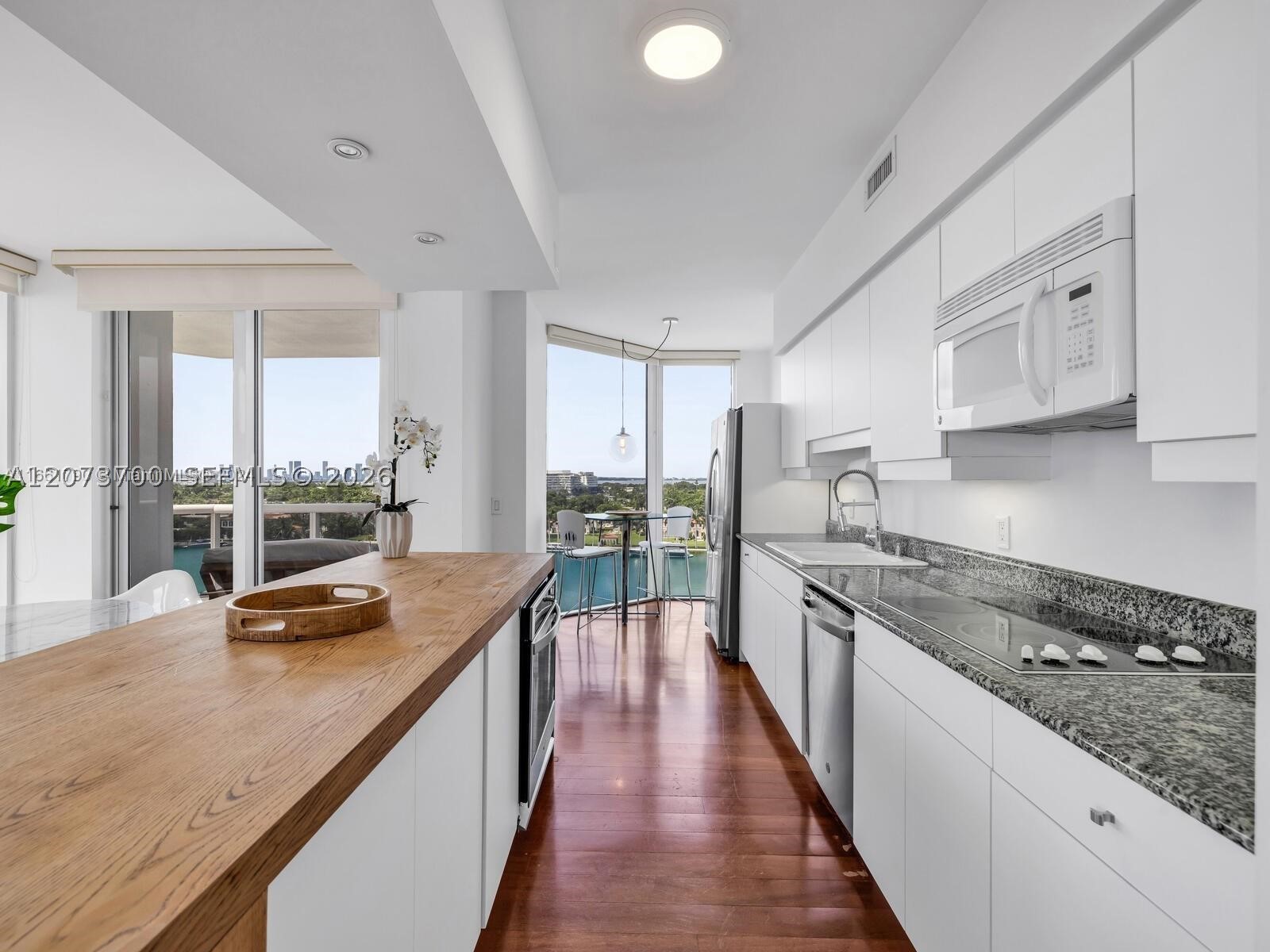 4779 Collins Ave #1005, Miami Beach FL 33140