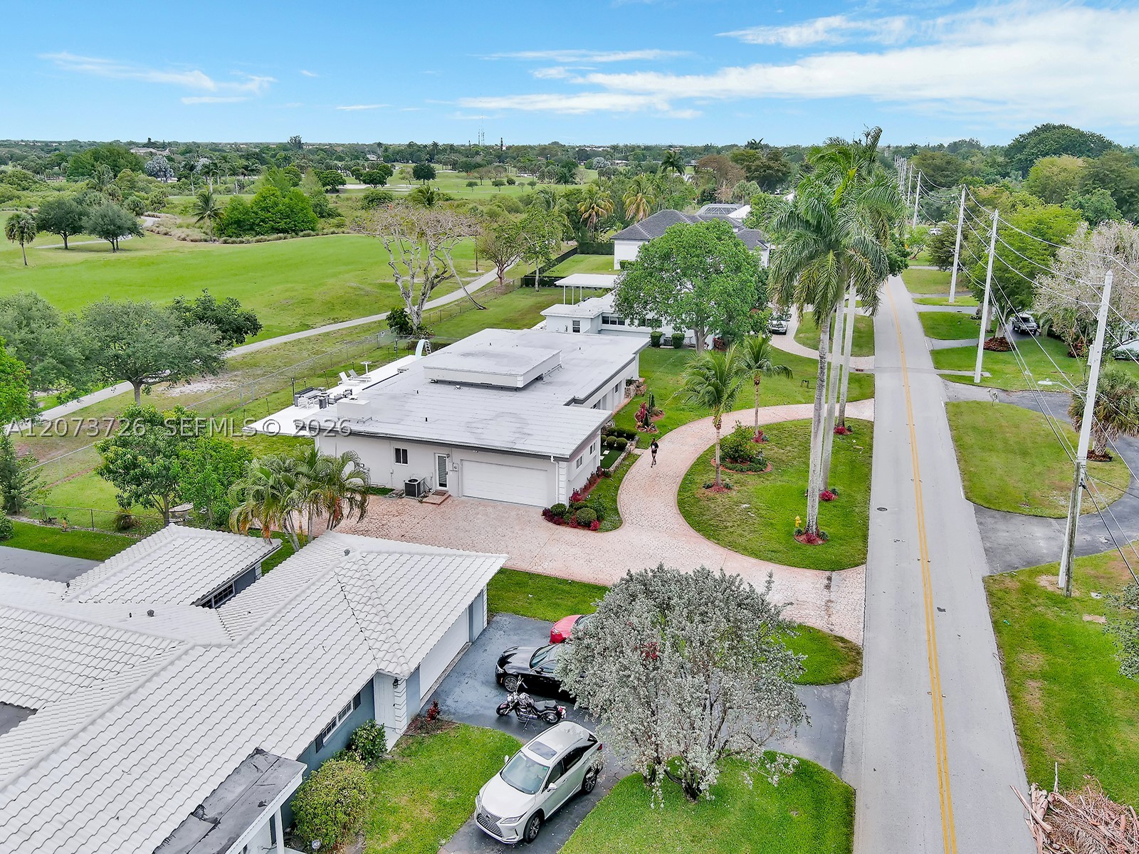 621 E Tropical Way, Plantation FL 33317