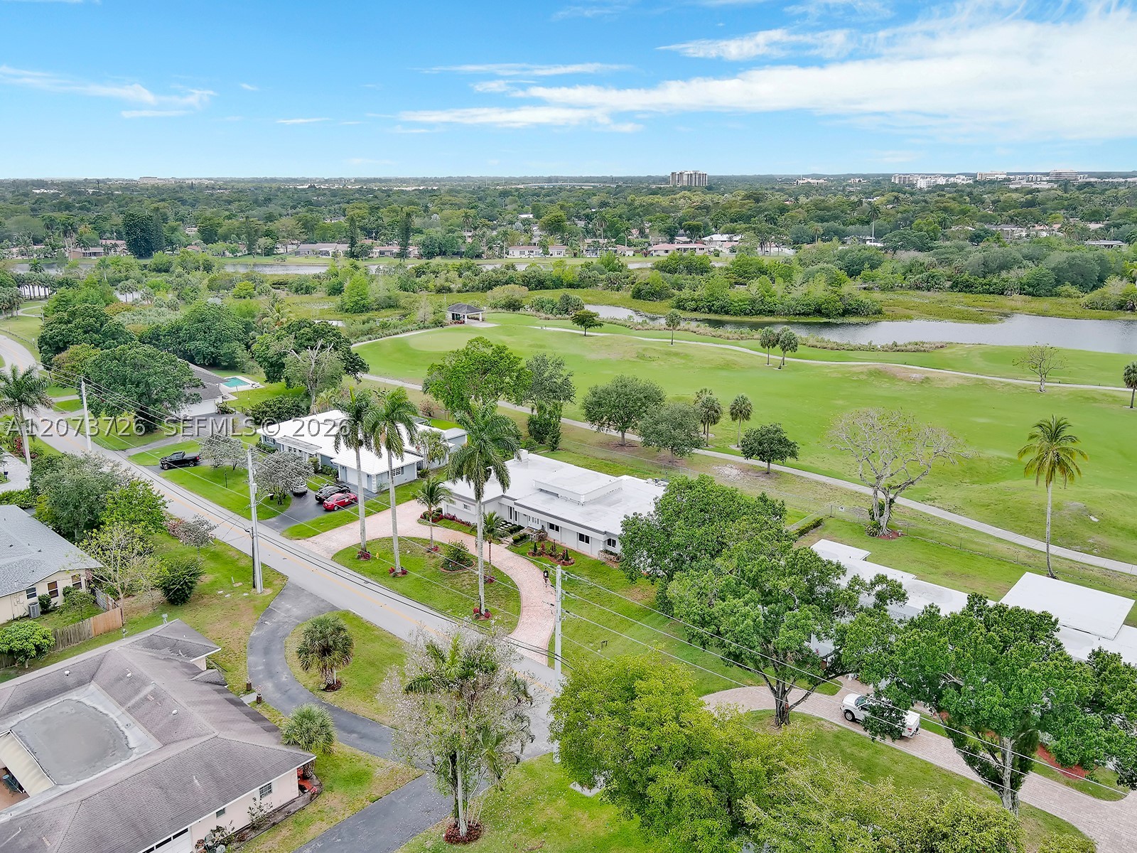 621 E Tropical Way, Plantation FL 33317