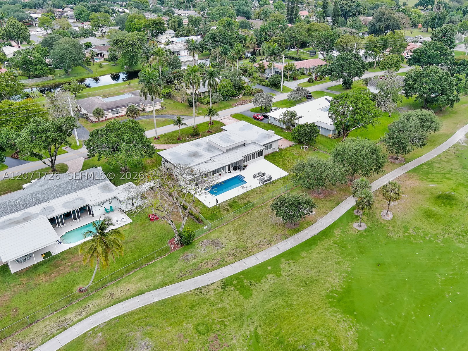 621 E Tropical Way, Plantation FL 33317