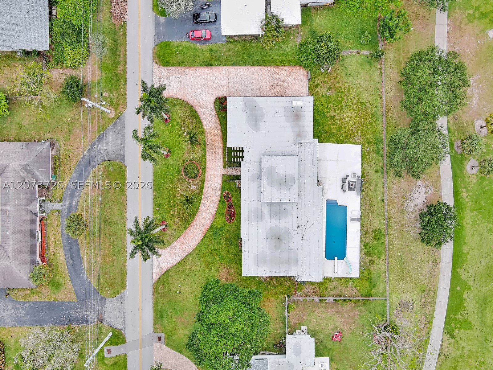621 E Tropical Way, Plantation FL 33317