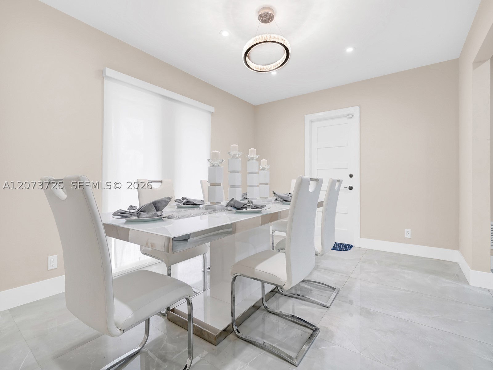 621 E Tropical Way, Plantation FL 33317
