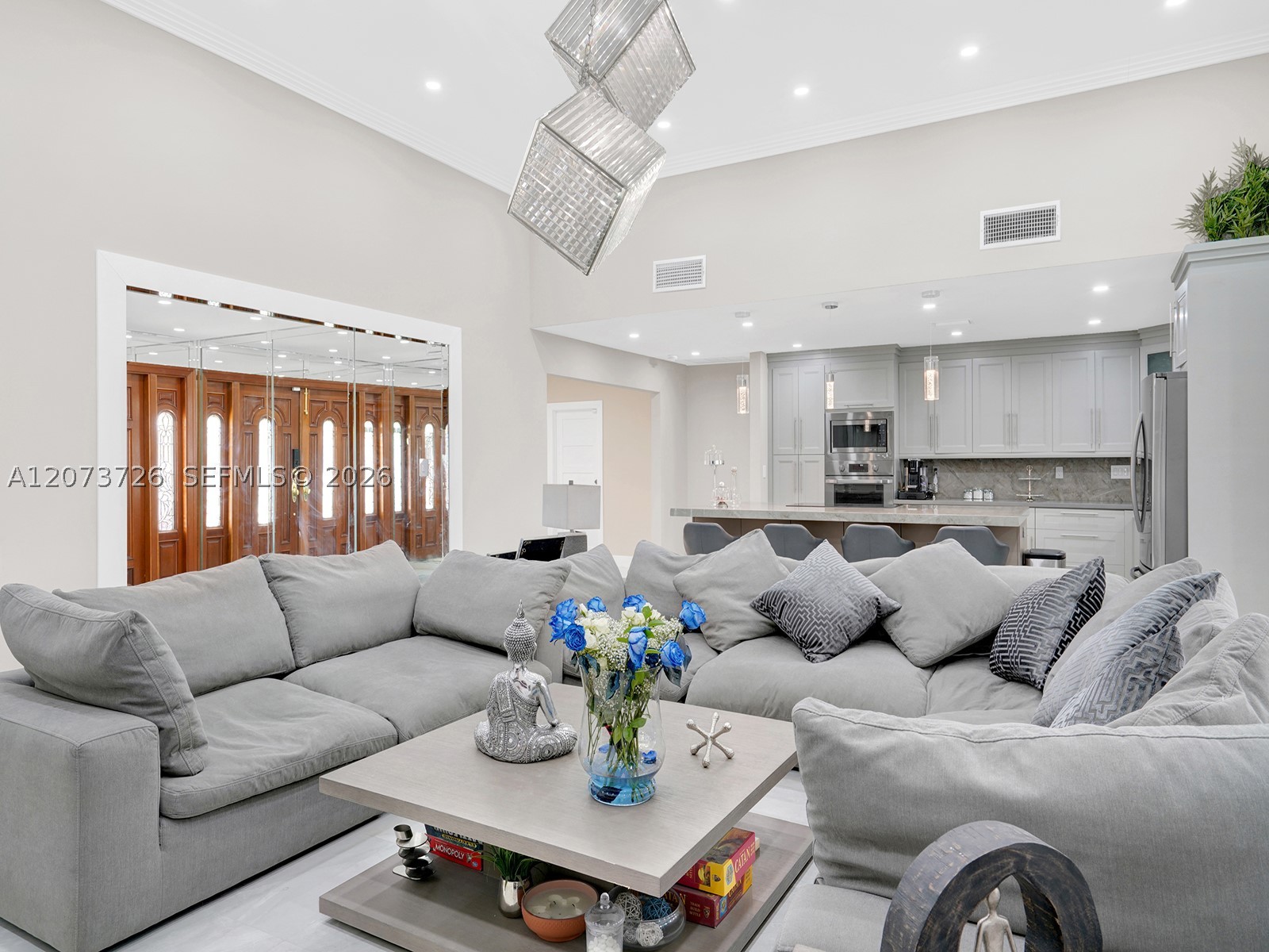 621 E Tropical Way, Plantation FL 33317