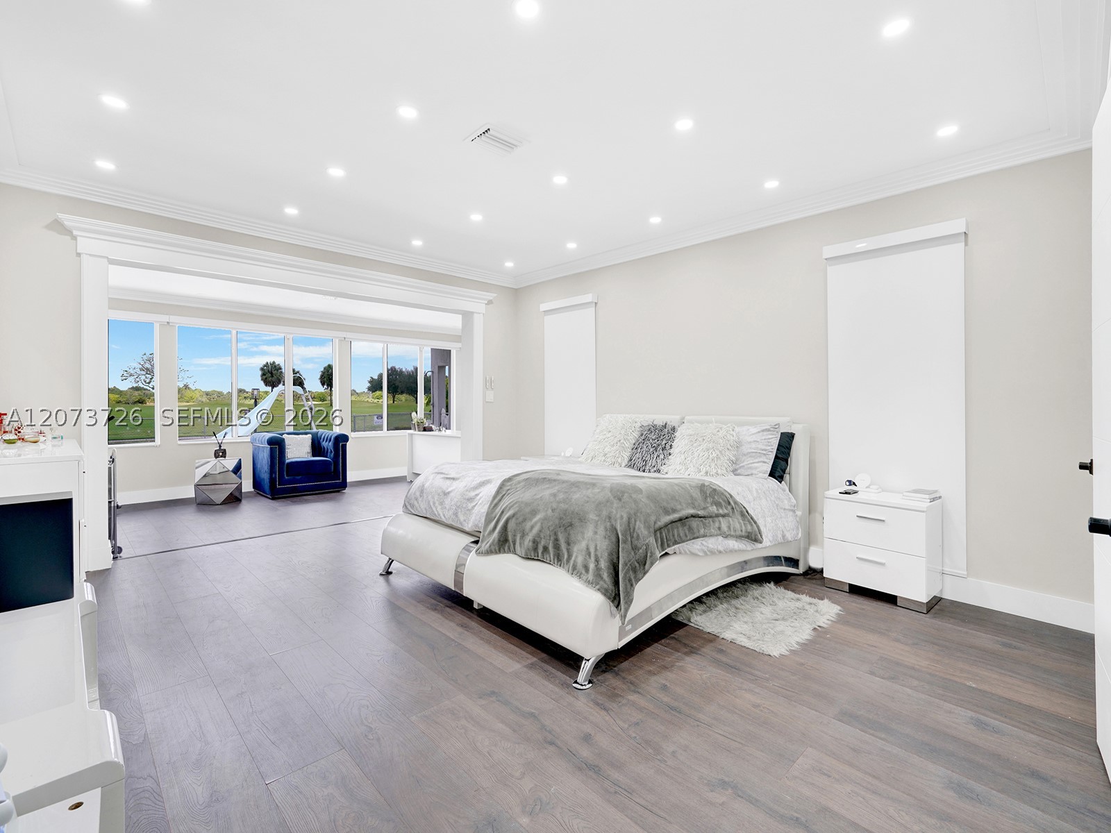 621 E Tropical Way, Plantation FL 33317